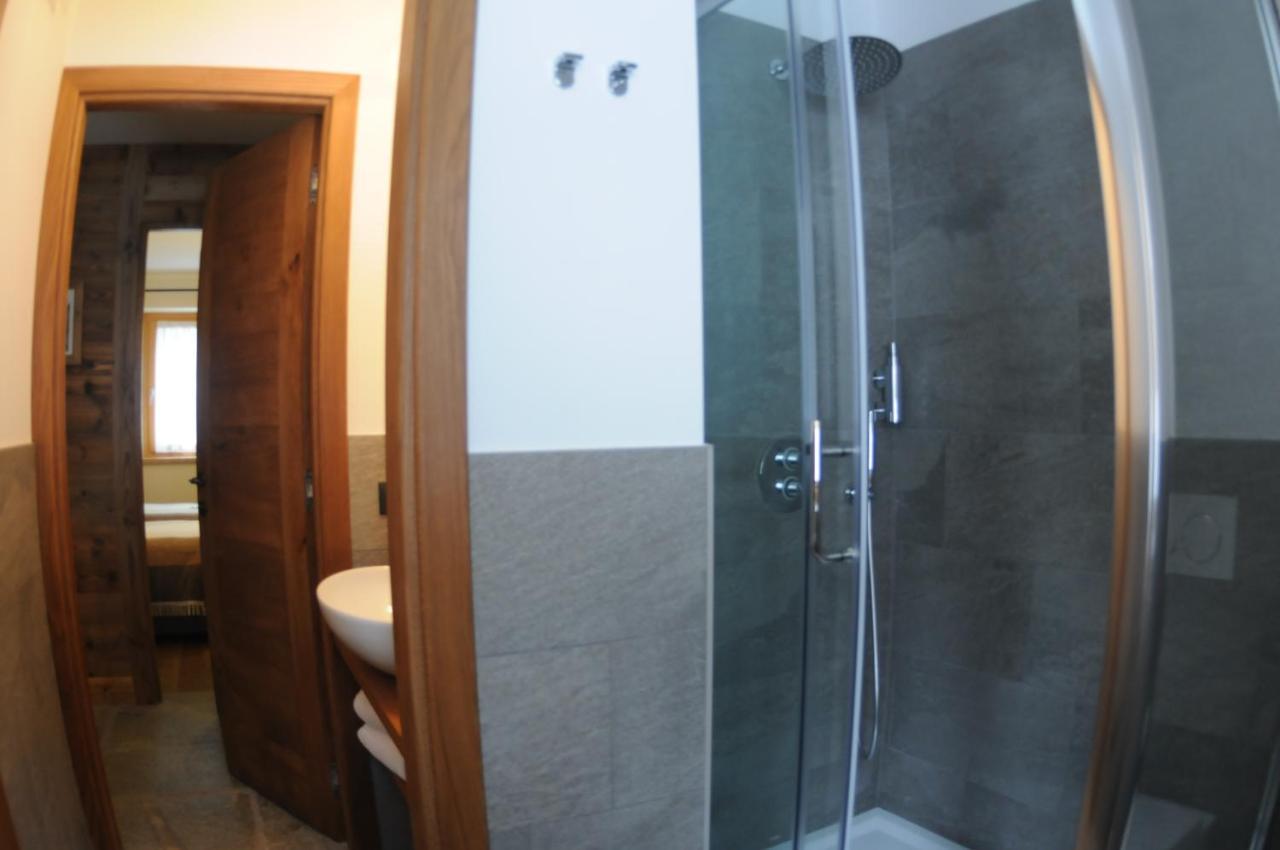 L'Abri Des Amis Hotel Курмайор Екстериор снимка