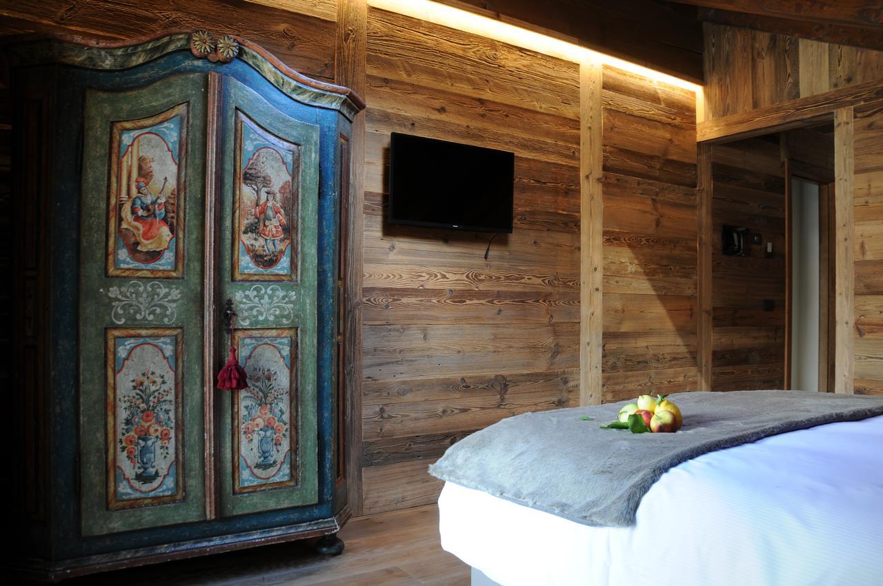 L'Abri Des Amis Hotel Курмайор Екстериор снимка