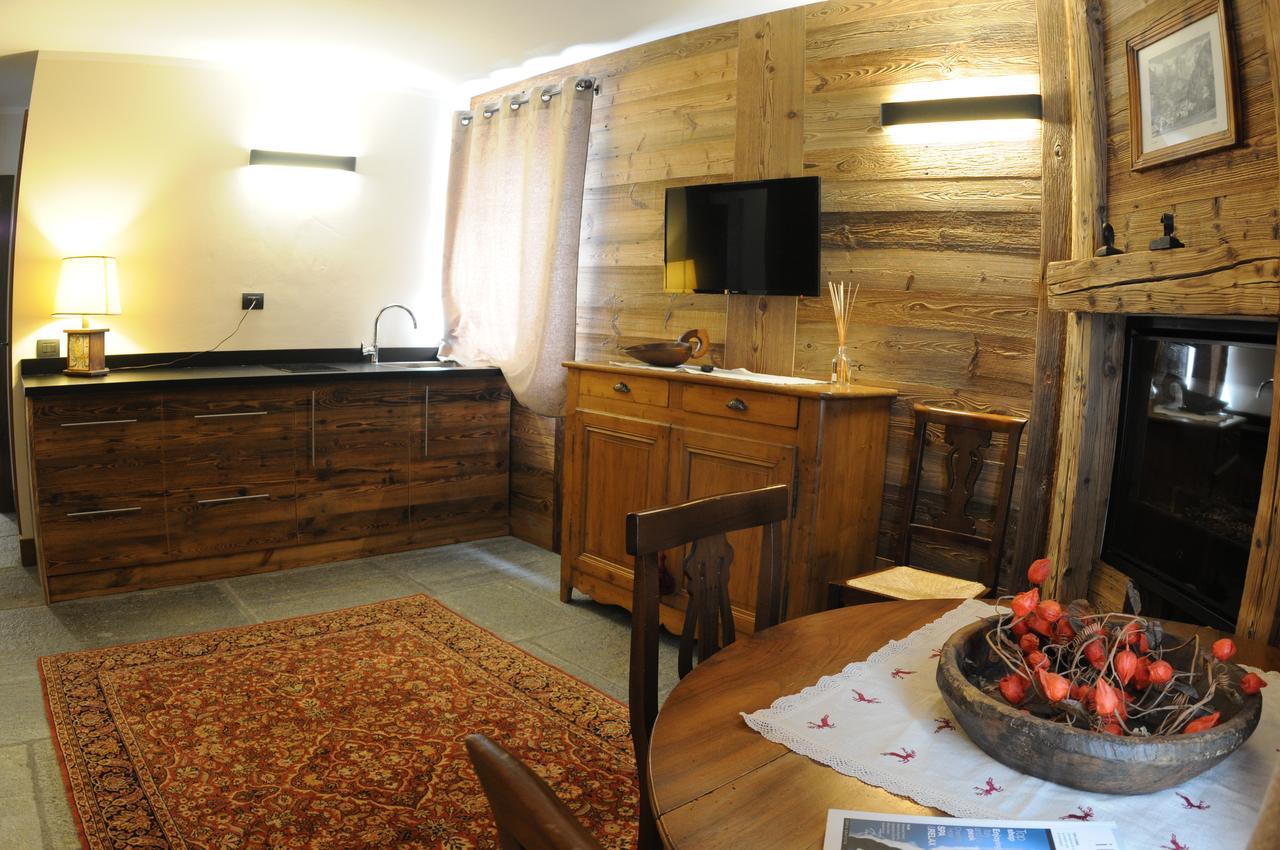 L'Abri Des Amis Hotel Курмайор Екстериор снимка
