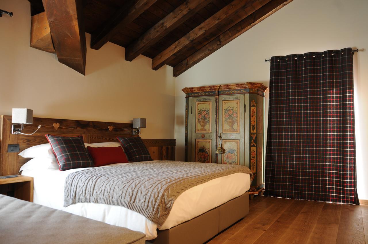 L'Abri Des Amis Hotel Курмайор Екстериор снимка