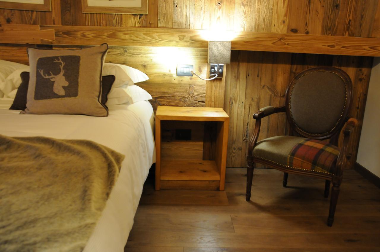 L'Abri Des Amis Hotel Курмайор Екстериор снимка