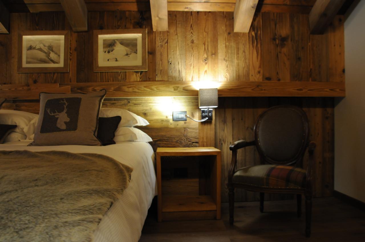 L'Abri Des Amis Hotel Курмайор Екстериор снимка